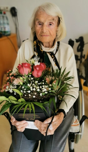 Johanna Manz feiert 102. Geburtstag in der avendi-Seniorenresidenz ALTE MÜHLE in Kehl-Bodersweier