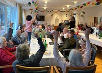 In der PARKSTRASSE in Ketsch feierten die Bewohnerinnen und Bewohner den Schmutzigen Donnerstag ausgelassen.