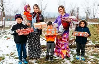 Weihnachten im Schuhkarton ist eine Spendenaktion, bei der arme Kindern zu Weihnachten ein Geschenk bekommen