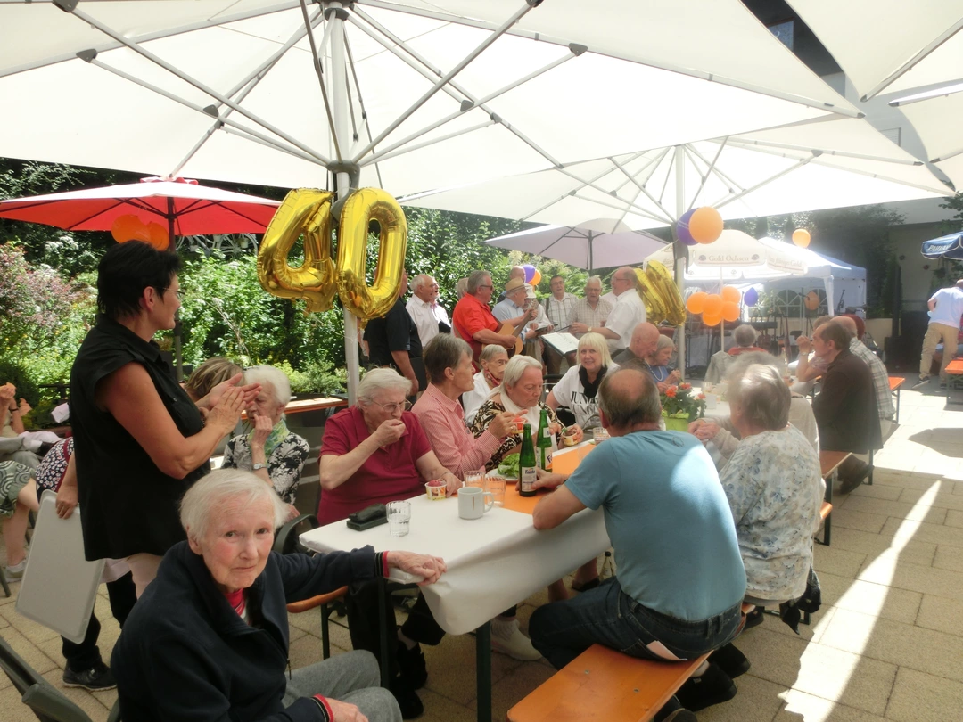 zum 40-jährigen Bestehen feierte das Pflegeheim AM MÜHLBACH ein stimmungsvolles Sommerfest