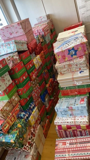 Bei Weihnachten im Schuhkarton kamen viele Geschenke für arme Kinder zusammen