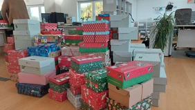 91 Geschenke für "Weihnachten im Schuhkarton" kamen in avendi-Pflegeeinrichtungen zusammen