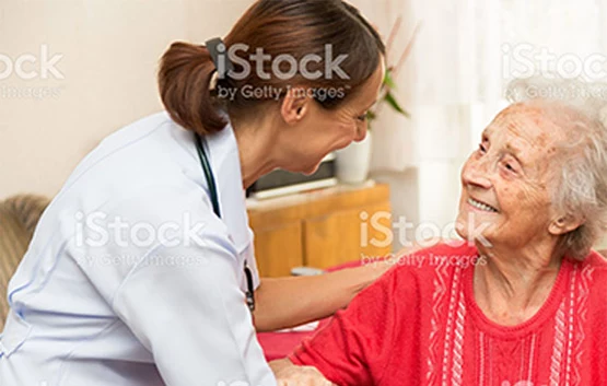 Symbolfoto Altenpfleger
