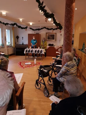 Im avendi-Pflegeheim PARKSTRASSE in Ketsch bieten Gedenkgottesdienste die Möglichkeit, sich von verstorbenen Bewohnern zu verabschieden.