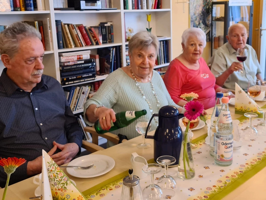 Eine Feier für den Start in den Mai mit leckerem Essen, Bowle und Tanz gab es im Mannheimer CentroVerde.