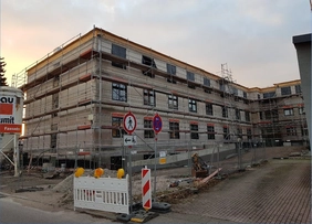Pflege AM STEINSBERG: In Sinsheim-Weiler laufen die Bauarbeiten auf Hochtouren. 
