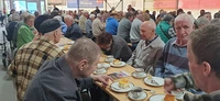 Bewohner der Pflege AM STEINSBERG beim Seniorennachmittag des Fohlenmarkts