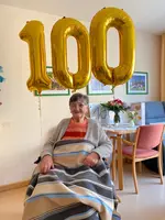 Ilse Welzel feierte ihren 100. Geburtstag in der avendi-Pflegeeinrichtung Palais Bose in Dessau