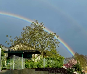 Regenbogen über dem Pflegeheim HAUS BURGBLICK in Sinsheim-Weiler