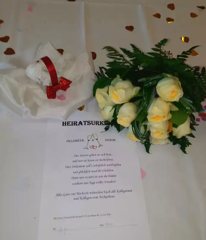 Der Hochzeitsaltar wurde mit viel Liebe gestaltet für die Hochzeit in der avendi-Einrichtung NECKARHAUS.