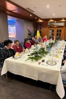 im Kurpark-Hotel in Bad Dürkheim genossen die Mitarbeiter des ambulanten Pflegedienstes einen gemütlichen Abend.